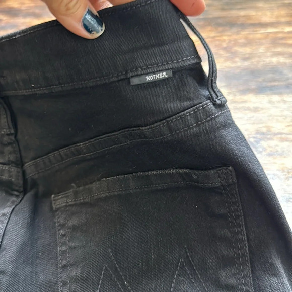 Mother black denim frayed edge shorts cha cha fray in not guilty wash size 27 - Picture 11 of 12